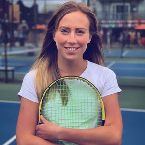 Gina Bloemers. Tennis Coach